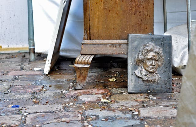 flea market, nature, free wallpaper, picture, cool backgrounds, relief, vintage, beethoven, music, worn, used, frame, picture frame, background, floor, rain, retro, classic, second hand, ludwig van beethoven, wallpaper hd, 4k wallpaper, composer, 4k wallpaper 1920x1080, beautiful wallpaper, mac wallpaper, hd wallpaper, culture, desktop backgrounds, full hd wallpaper, kitsch, wallpaper 4k, free background, junk, sale, laptop wallpaper, windows wallpaper, market