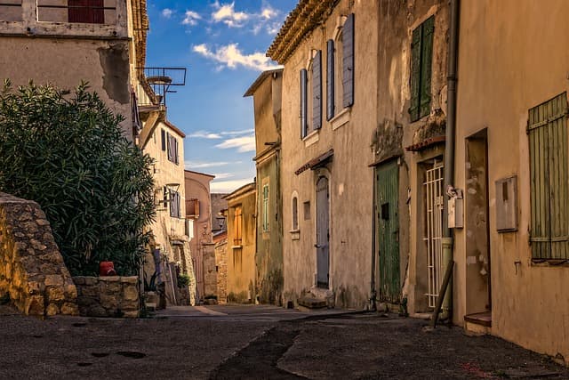 alley, historic center, historical, old, france, architecture, old building, old house, facade, empty, old houses, masonry, house facade, rustic, shutter, fos-sur-mer, france, france, france, france, france, old house